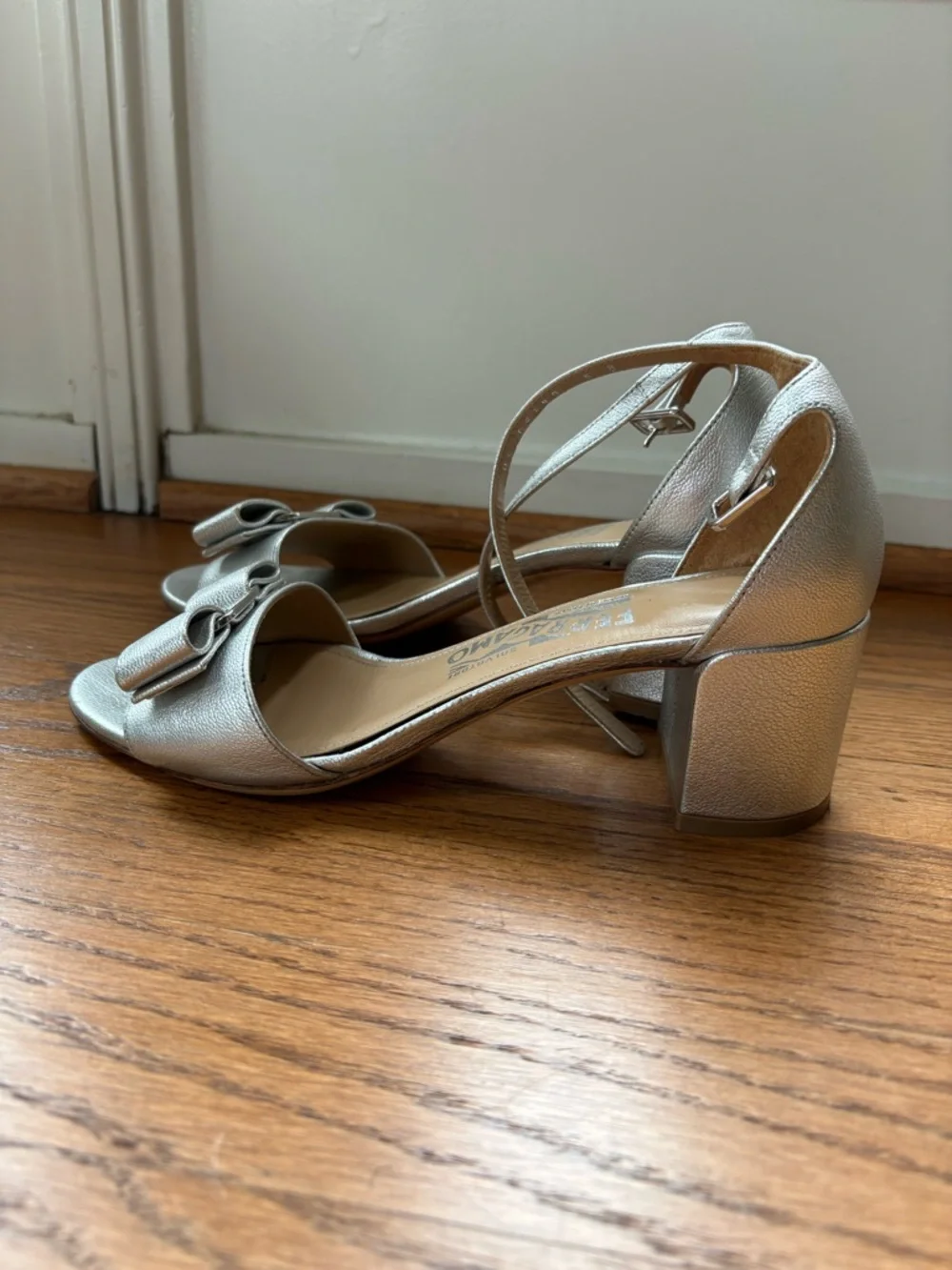 Salvatore Ferragamo Silver Open-Toe Block Heel Sandals with Bow Detail - Picture 8 of 9